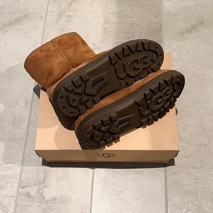 Ugg Men’s Short Boots / Chestnut / 9.0M